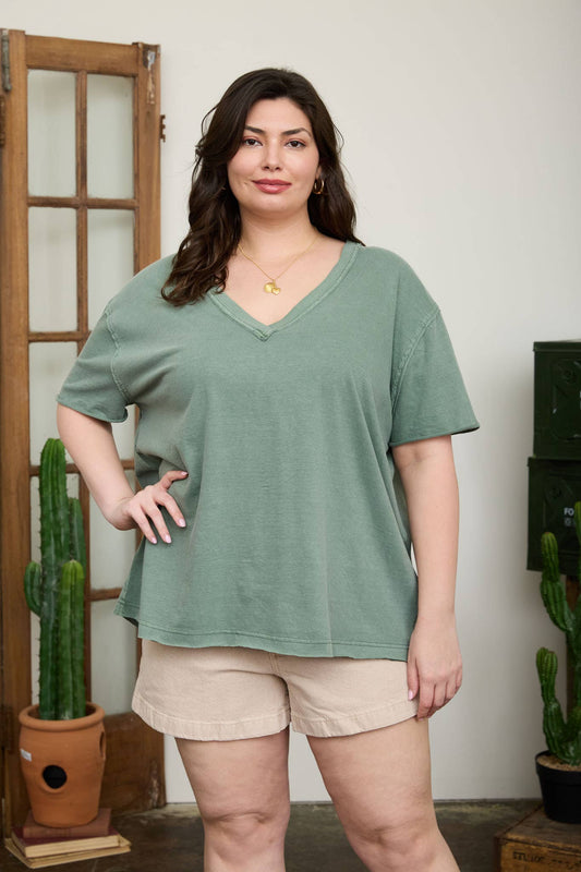 PLUS WASHED RELAXED SHORT SLEEVE V NECK KNIT TOP