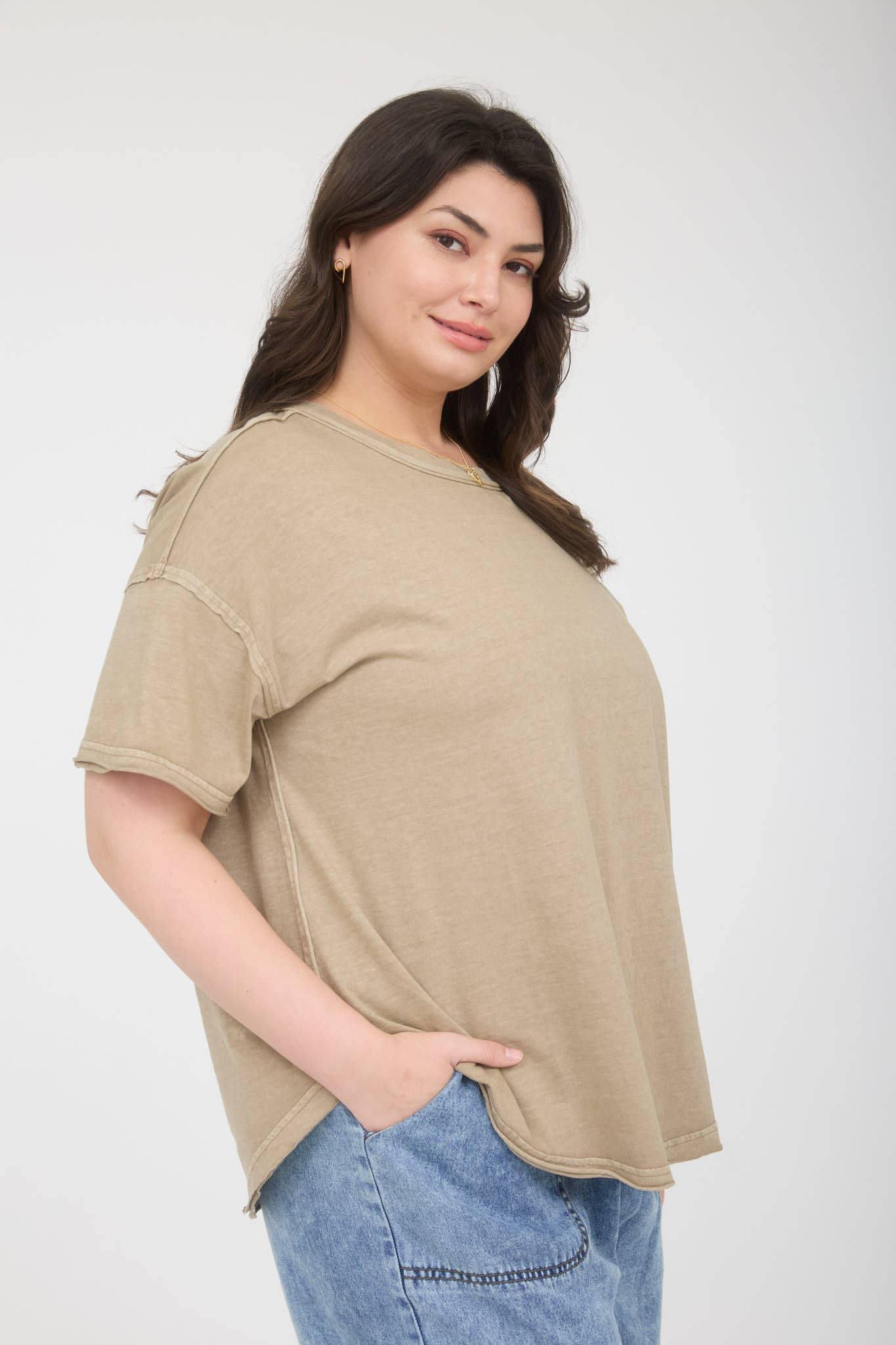 PLUS ROUND NECK SHORT SLEEVE EXPOSED SEAM KNIT TOP
