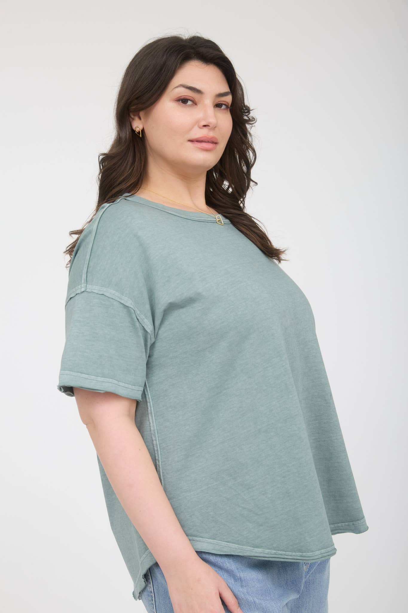 PLUS ROUND NECK SHORT SLEEVE EXPOSED SEAM KNIT TOP