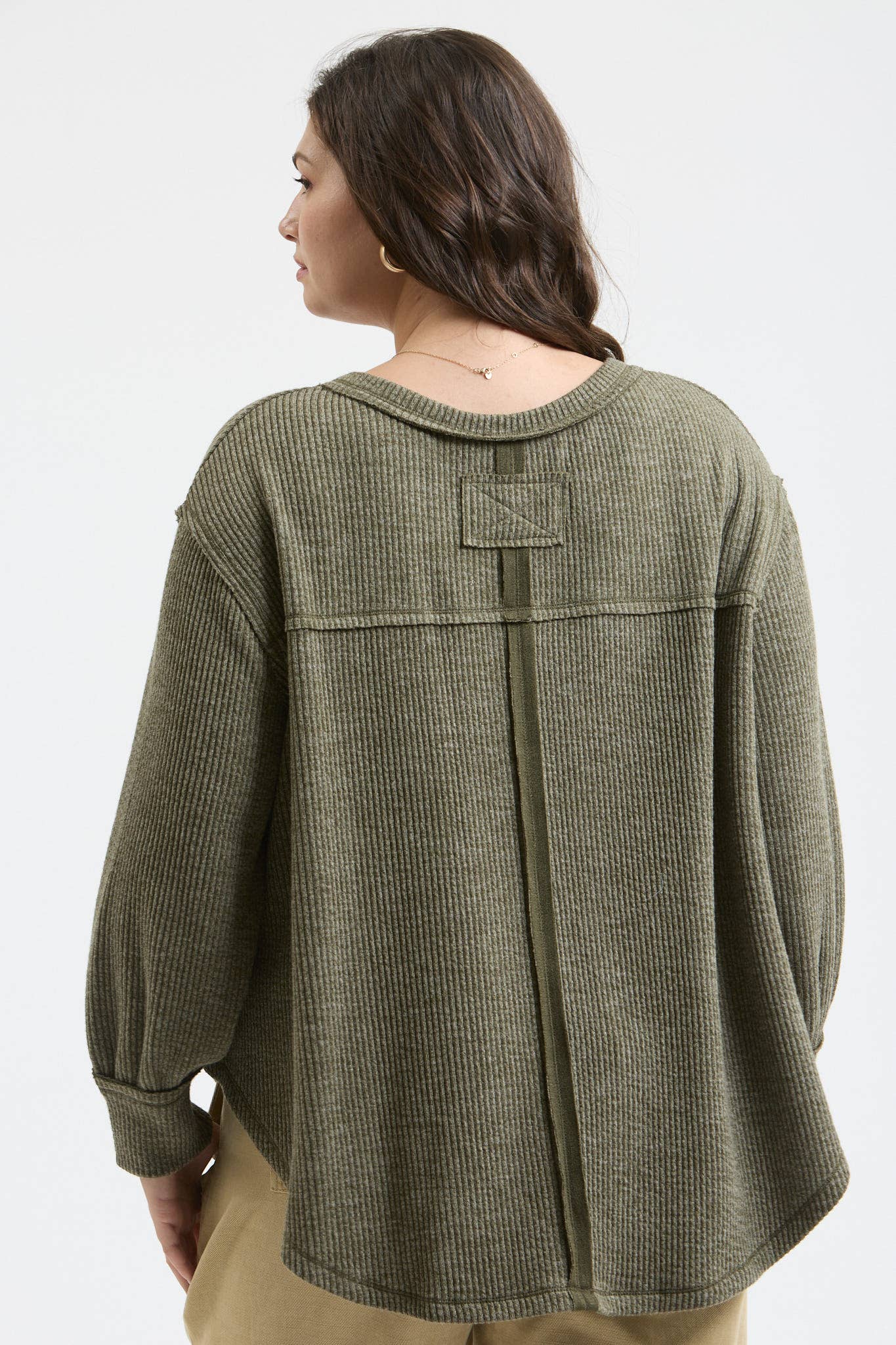 PLUS V NECK ASYMMETRICAL HEM LONG SLEEVE KNIT TOP