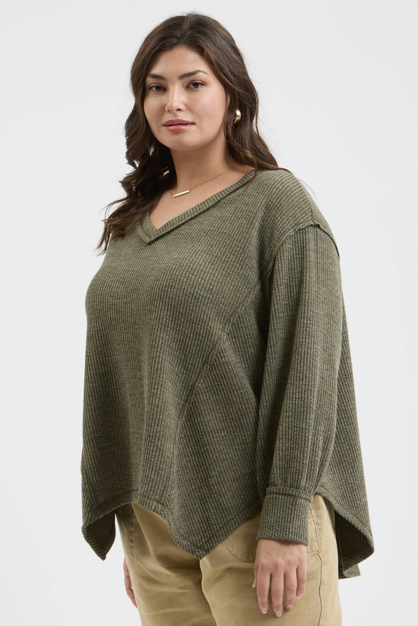 PLUS V NECK ASYMMETRICAL HEM LONG SLEEVE KNIT TOP