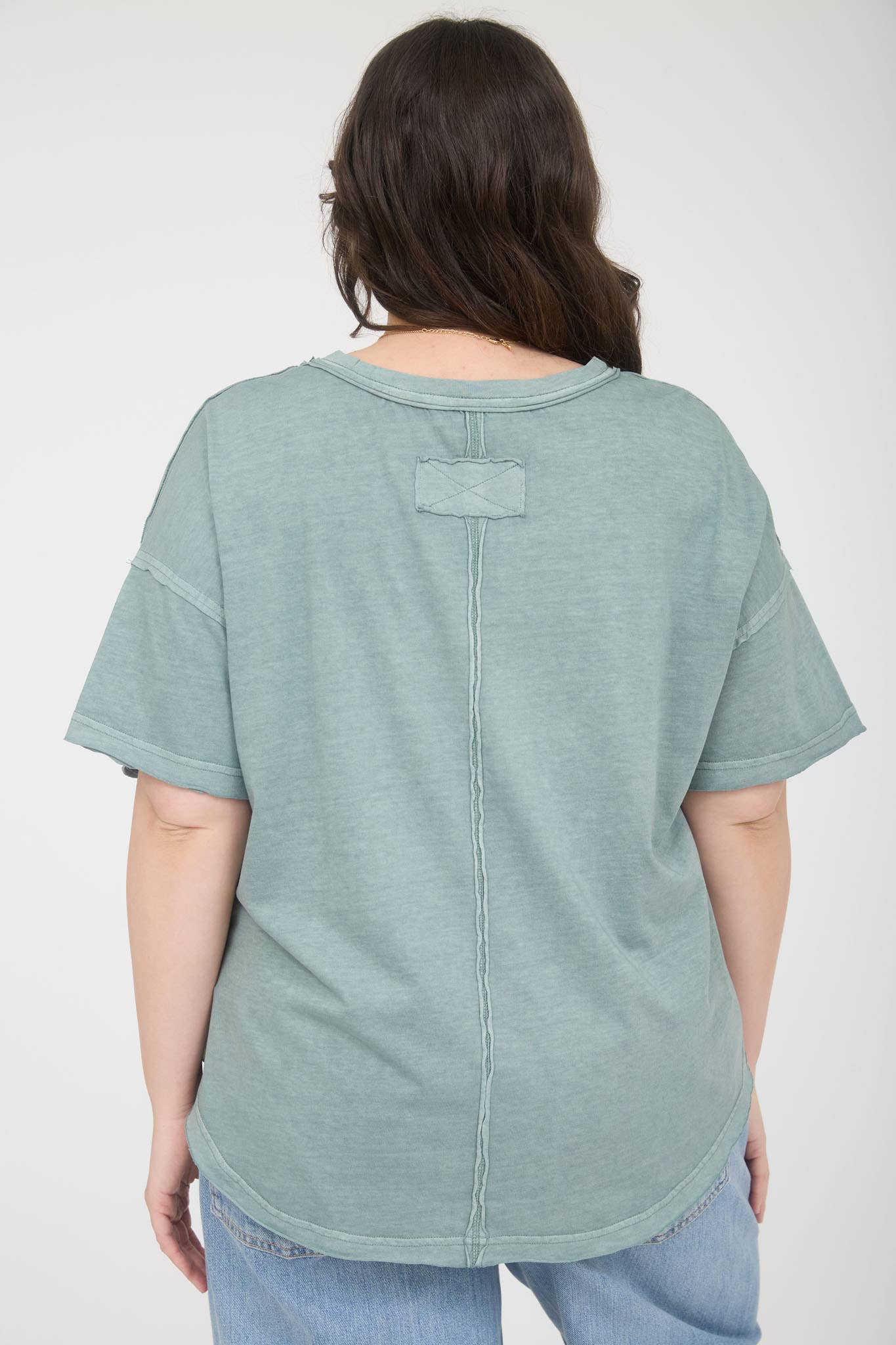 PLUS ROUND NECK SHORT SLEEVE EXPOSED SEAM KNIT TOP