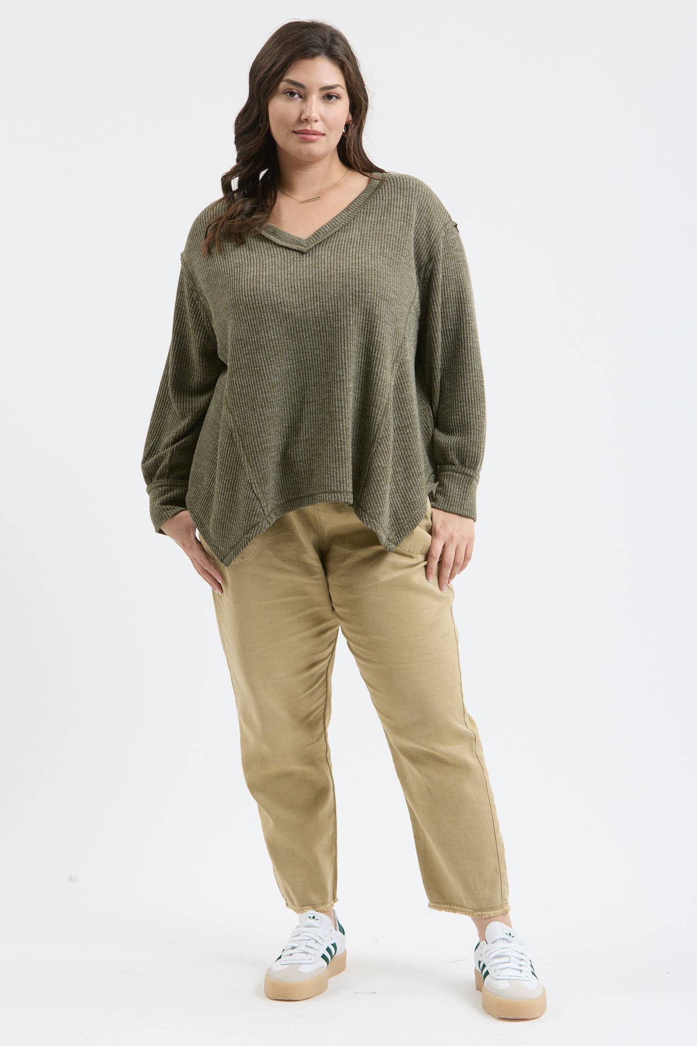 PLUS V NECK ASYMMETRICAL HEM LONG SLEEVE KNIT TOP