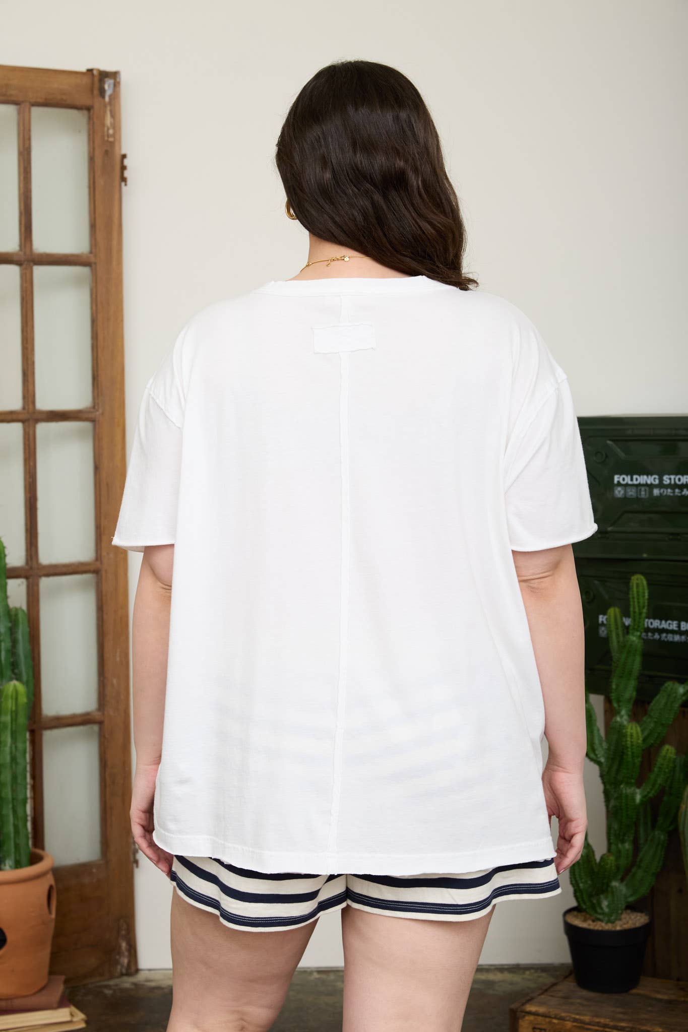 PLUS WASHED RELAXED SHORT SLEEVE V NECK KNIT TOP
