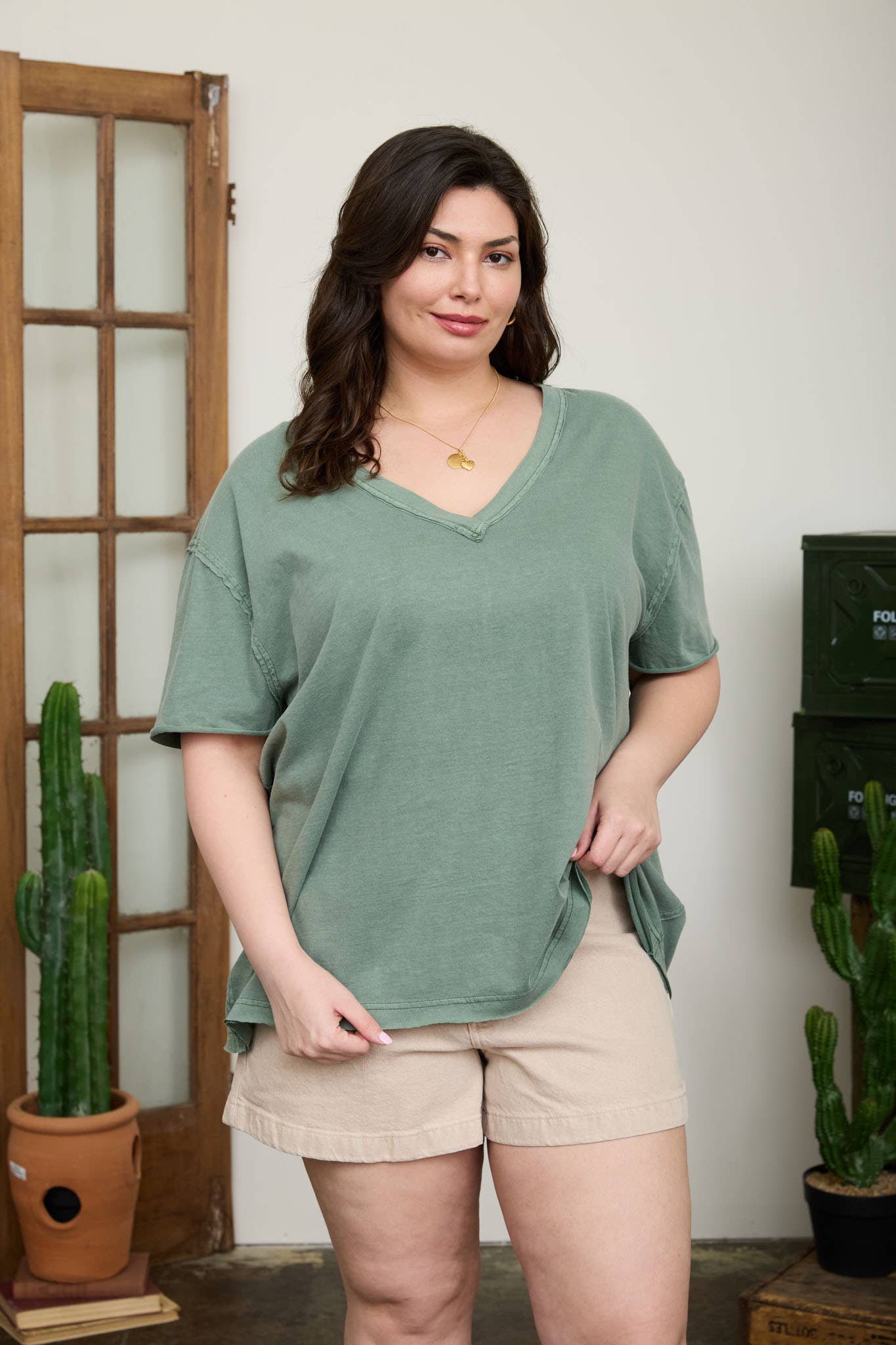 PLUS WASHED RELAXED SHORT SLEEVE V NECK KNIT TOP