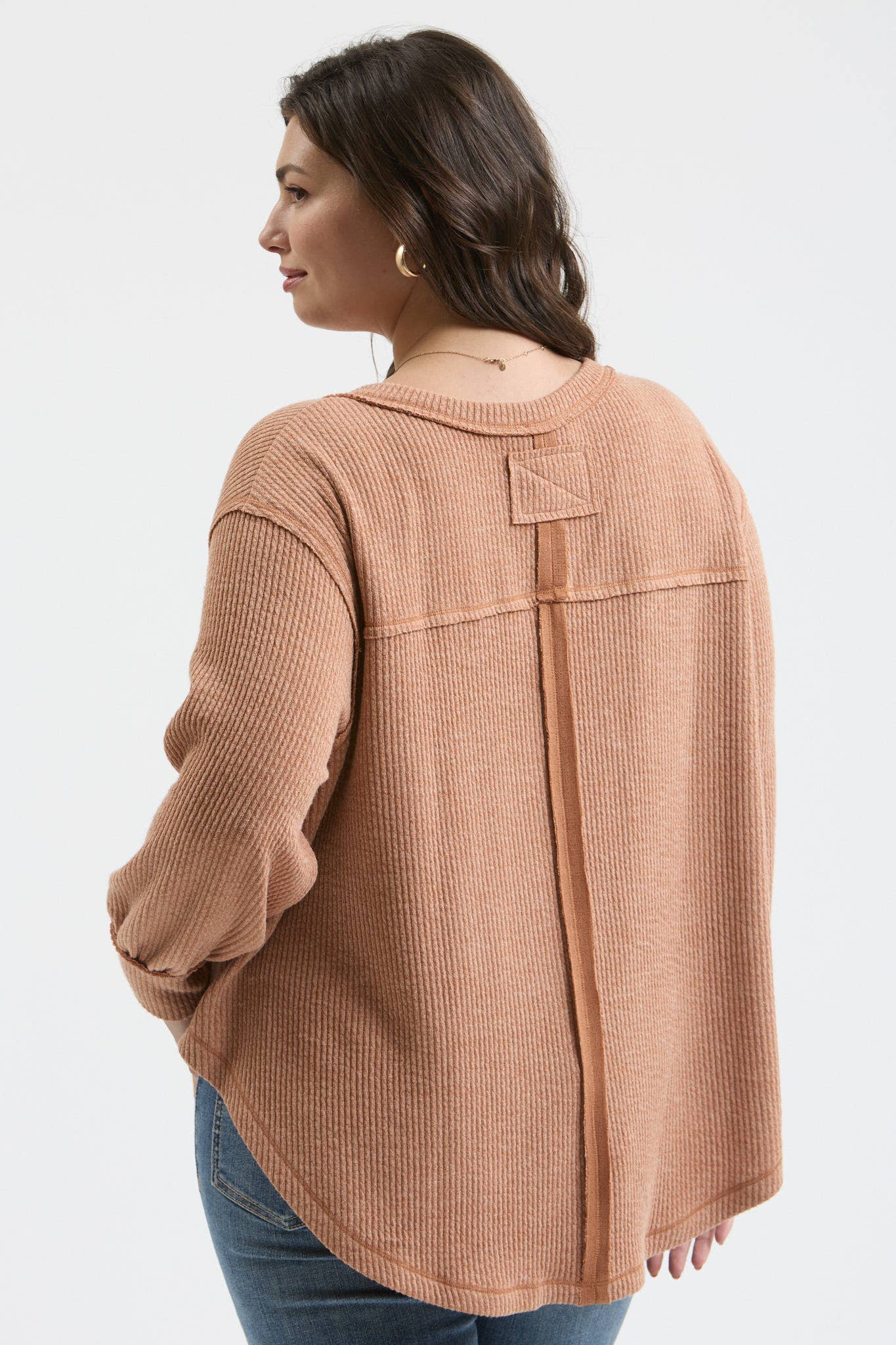 PLUS V NECK ASYMMETRICAL HEM LONG SLEEVE KNIT TOP
