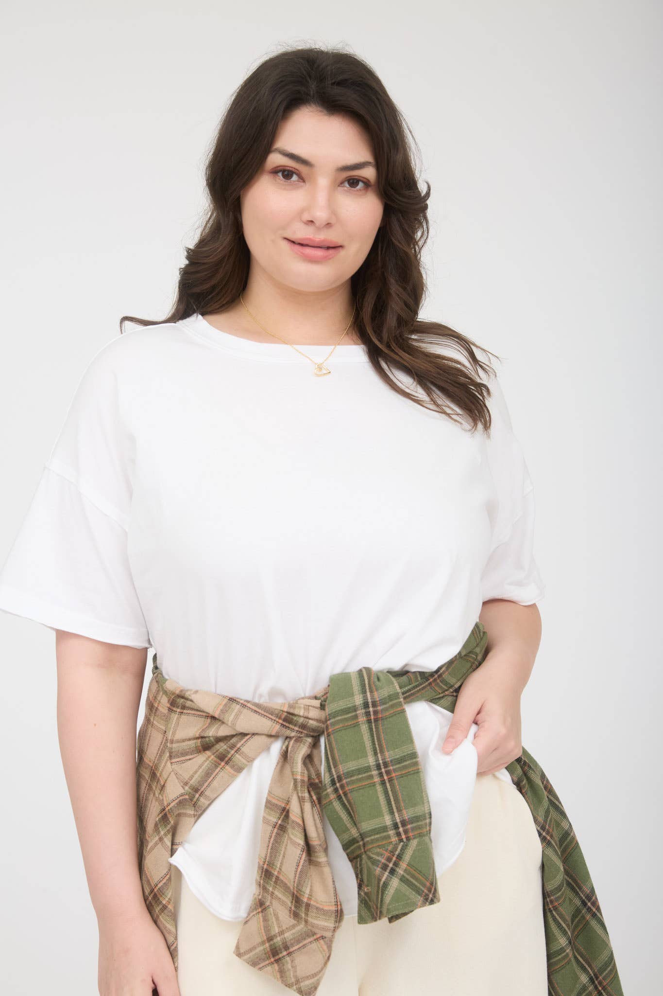 PLUS ROUND NECK SHORT SLEEVE EXPOSED SEAM KNIT TOP