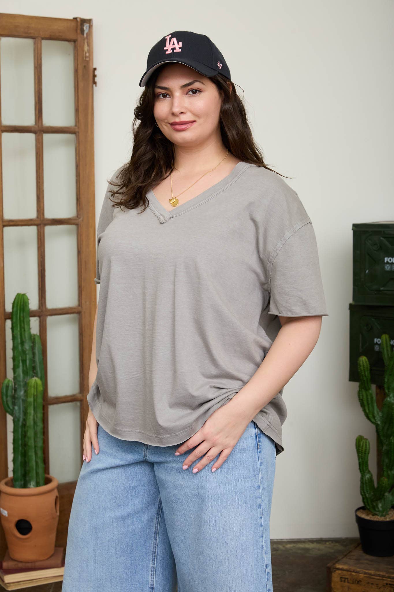 PLUS WASHED RELAXED SHORT SLEEVE V NECK KNIT TOP