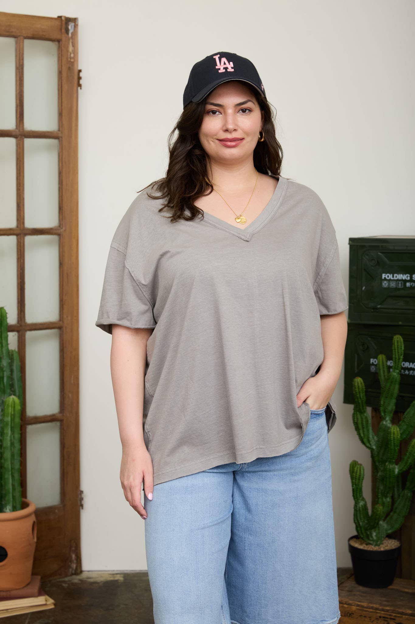 PLUS WASHED RELAXED SHORT SLEEVE V NECK KNIT TOP