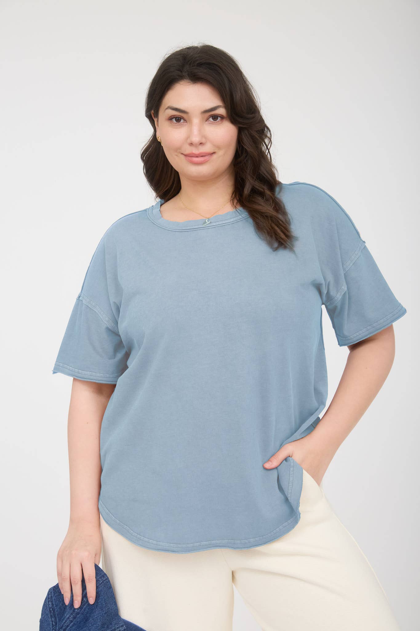 PLUS ROUND NECK SHORT SLEEVE EXPOSED SEAM KNIT TOP