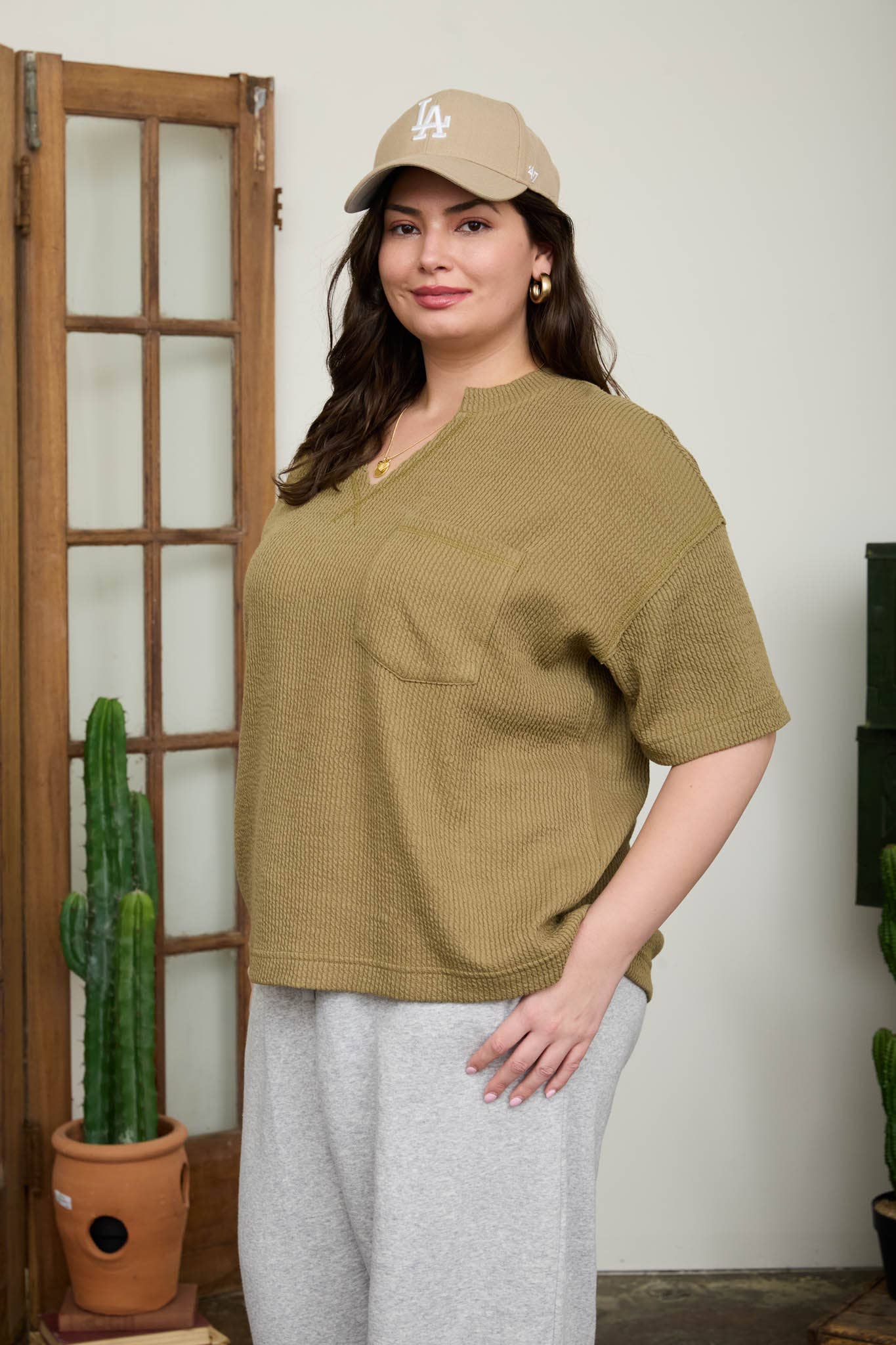 PLUS RIBBED SPLIT NECK SHORT SLEEVE BOXY KNIT TOP