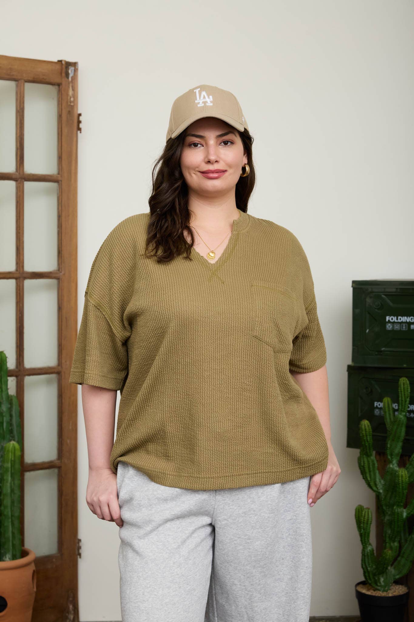 PLUS RIBBED SPLIT NECK SHORT SLEEVE BOXY KNIT TOP