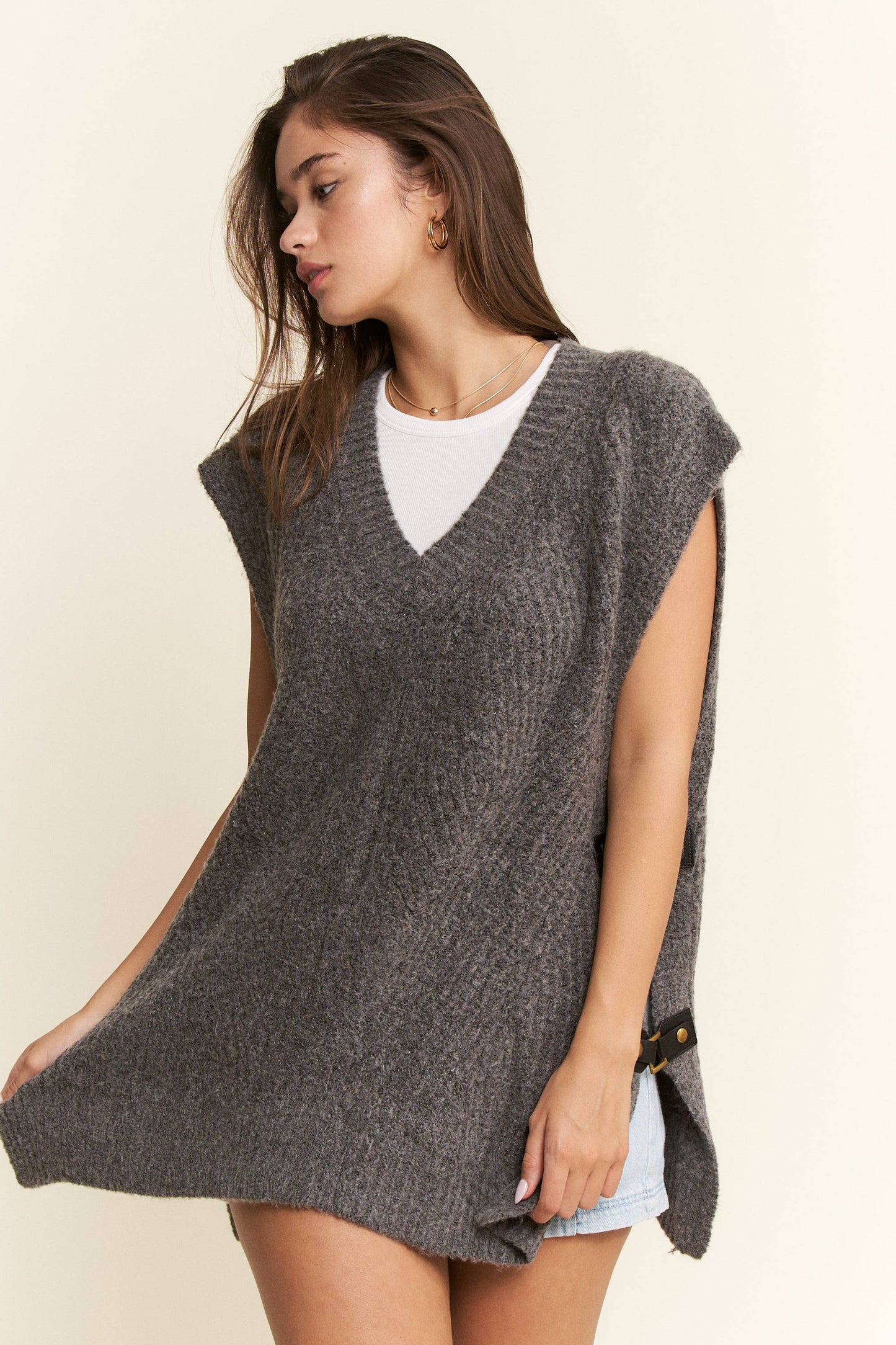 BUCKLED OVERSIZED SWEATER VEST