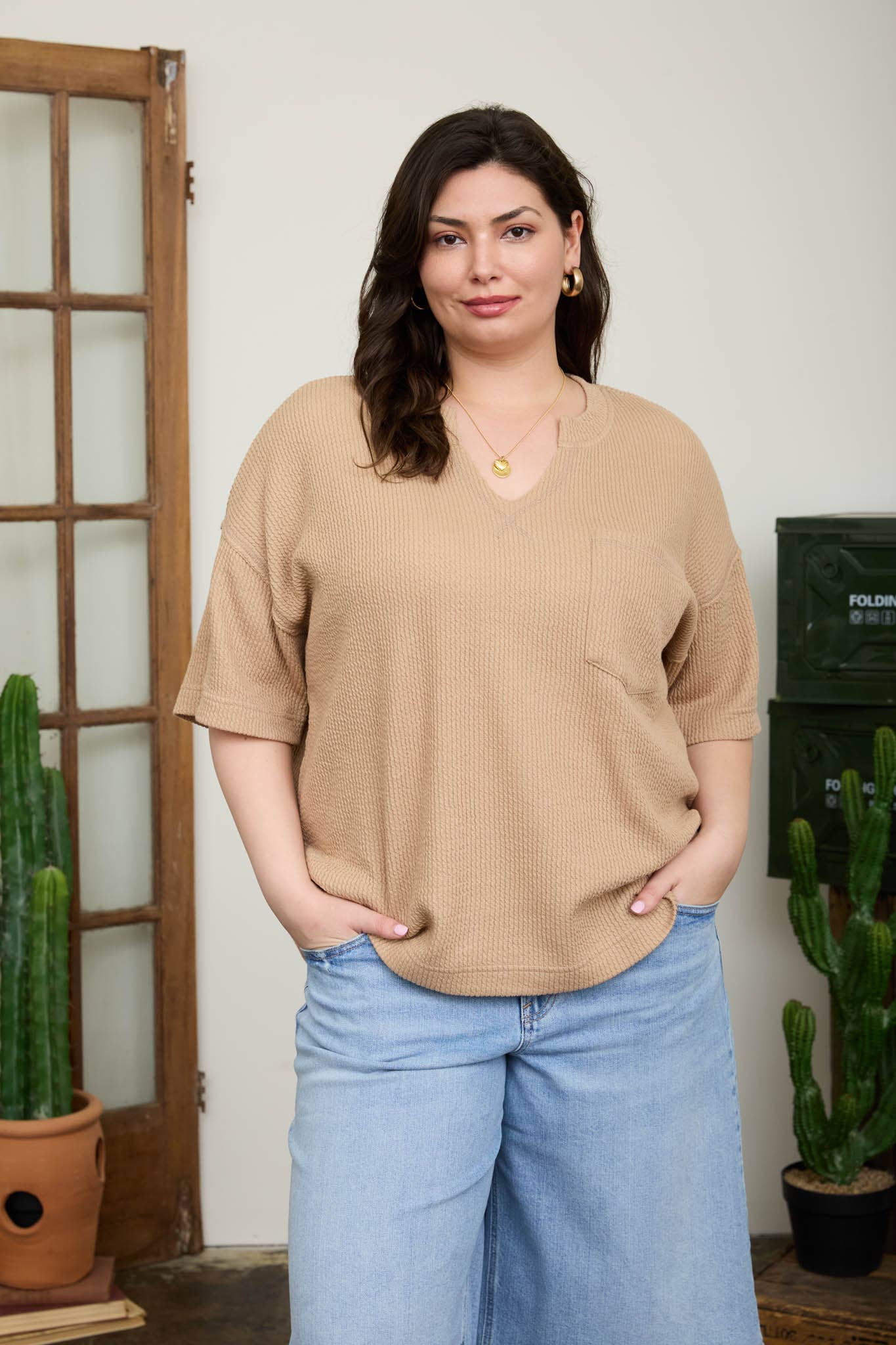 PLUS RIBBED SPLIT NECK SHORT SLEEVE BOXY KNIT TOP