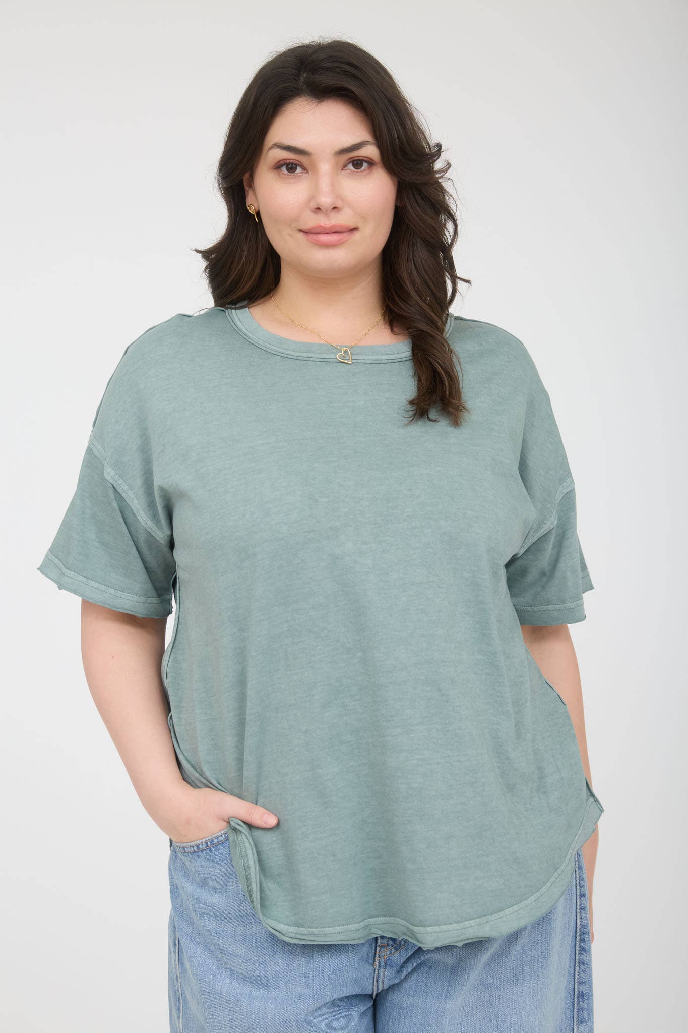 PLUS ROUND NECK SHORT SLEEVE EXPOSED SEAM KNIT TOP