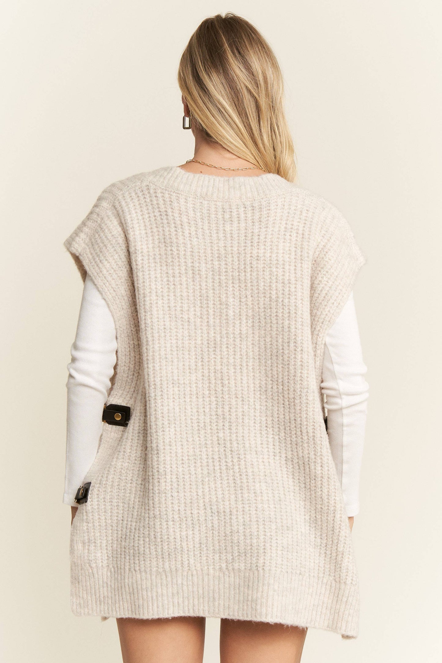 BUCKLED OVERSIZED SWEATER VEST