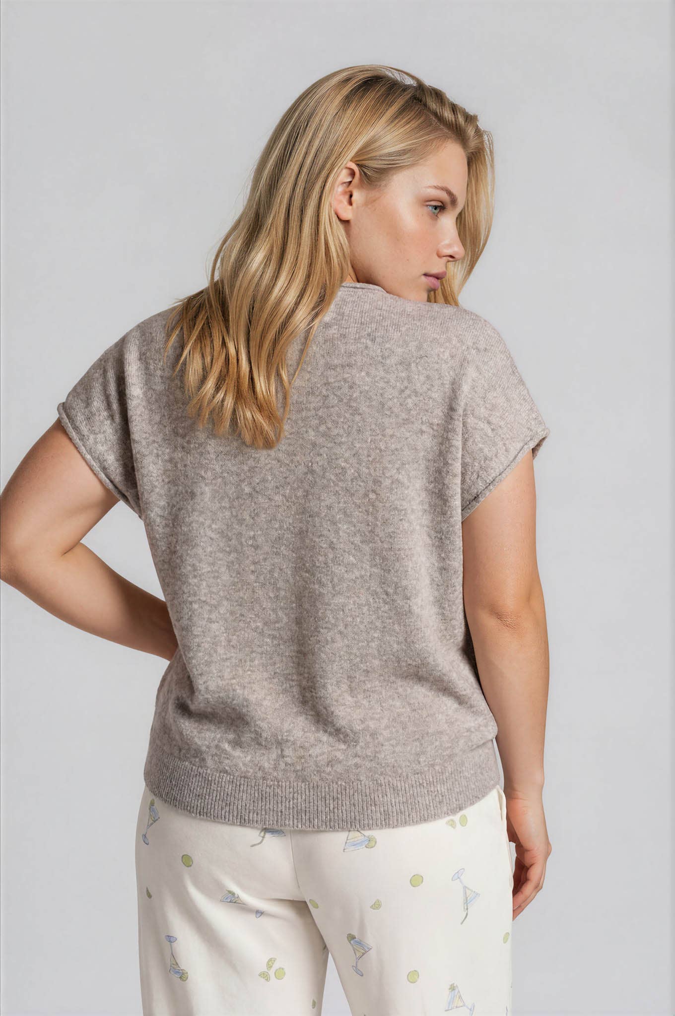 PLUS RAW EDGE SLEEVELESS LIGHTWEIGHT CARDIGAN