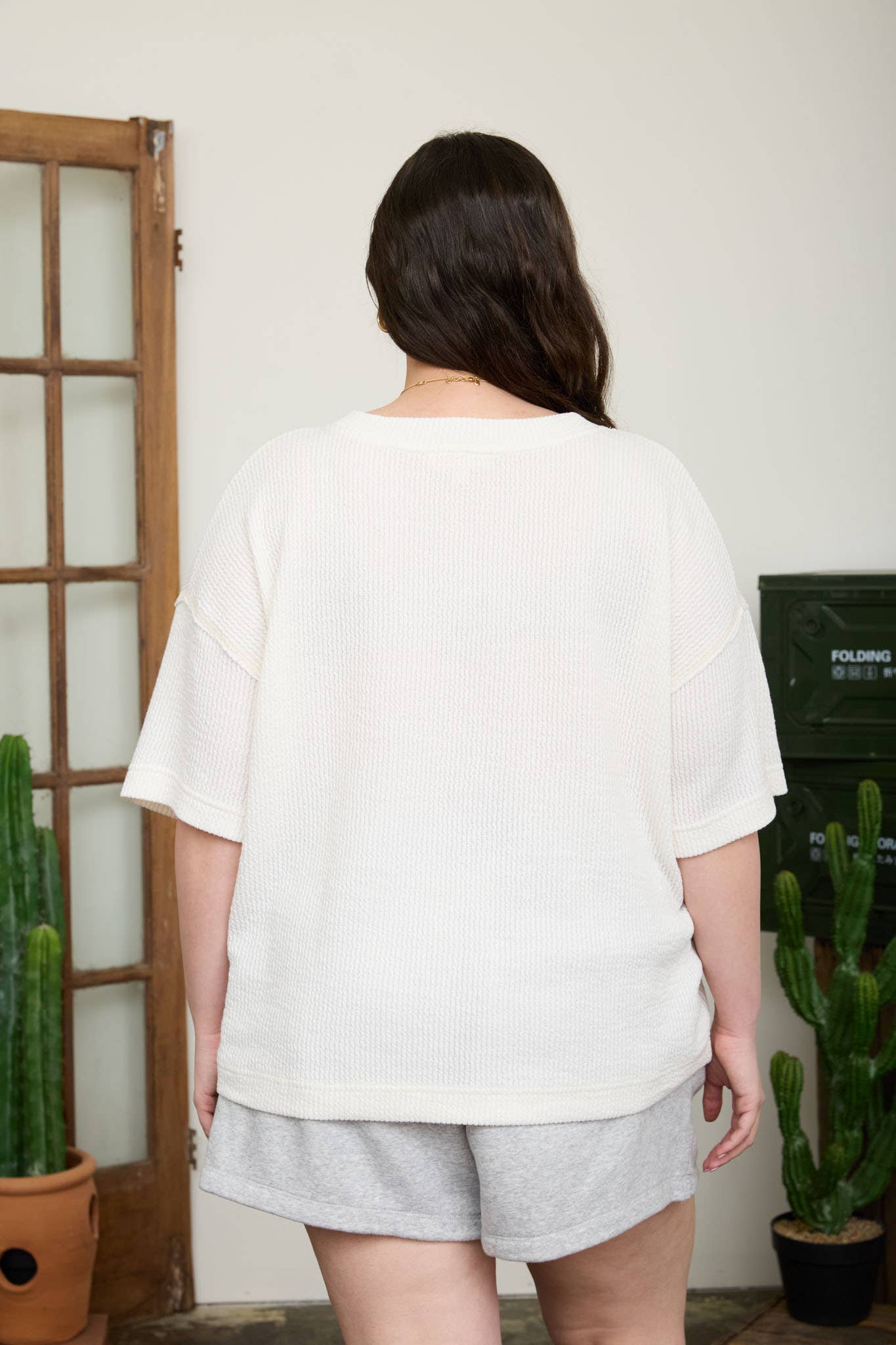 PLUS RIBBED SPLIT NECK SHORT SLEEVE BOXY KNIT TOP